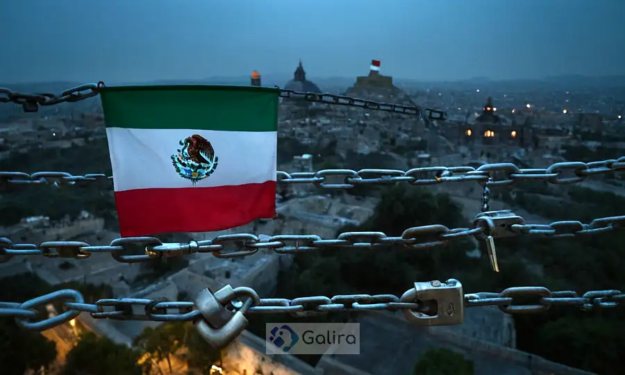Un paisaje urbano oscuro con cadenas y cerraduras que simbolizan la corrupción, con una bandera mexicana y caras sombrías en el fondo.